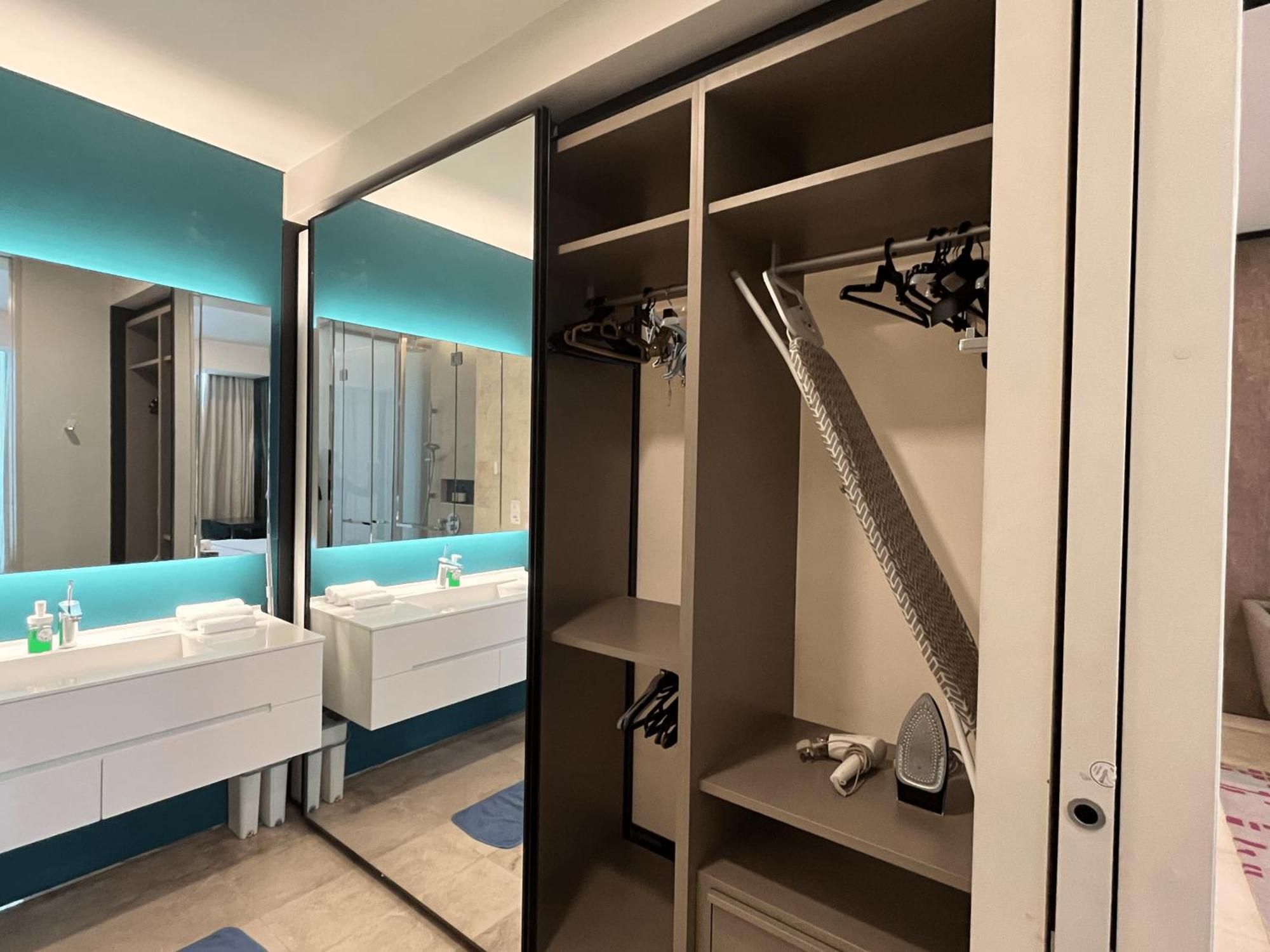 Tropicana The Residences By Ubook Apartemen *